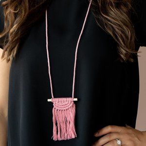 BETWEEN You and MACRAME - Pink